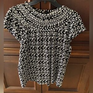 LOFT Black & White Eyelet Pattern Blouse Peasant Style Size M Gathered Neckline